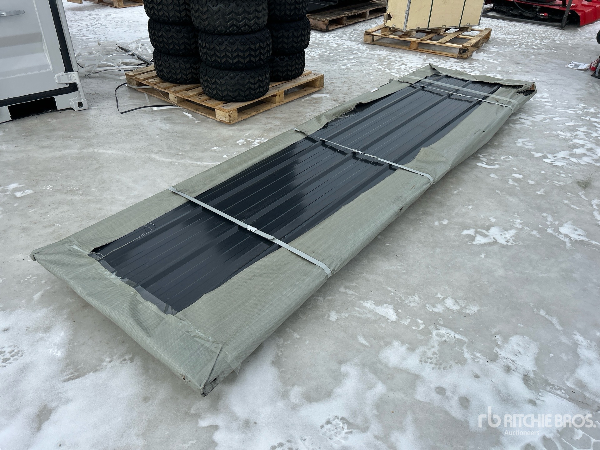 General Appearance with Foto, angolo posteriore sinistro