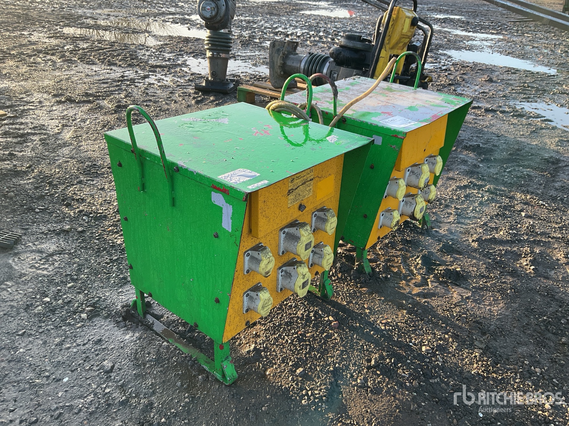 General Appearance with Bild, Ecke vorne rechts