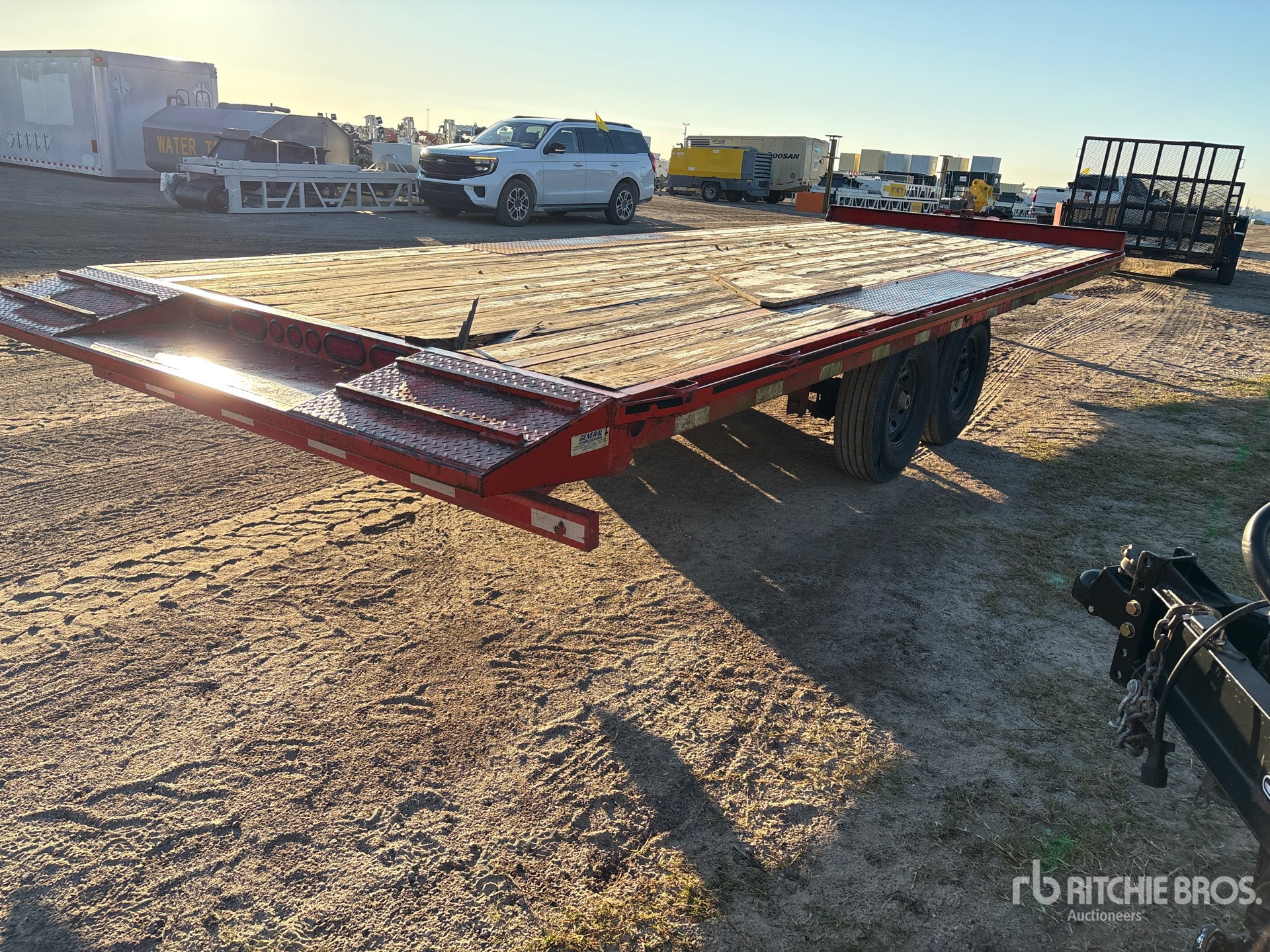 General Appearance with Foto, angolo anteriore sinistro