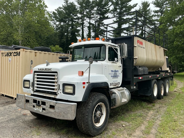 1997 Mack RD688S 8x4 Tri/A Hydroseeder Truck