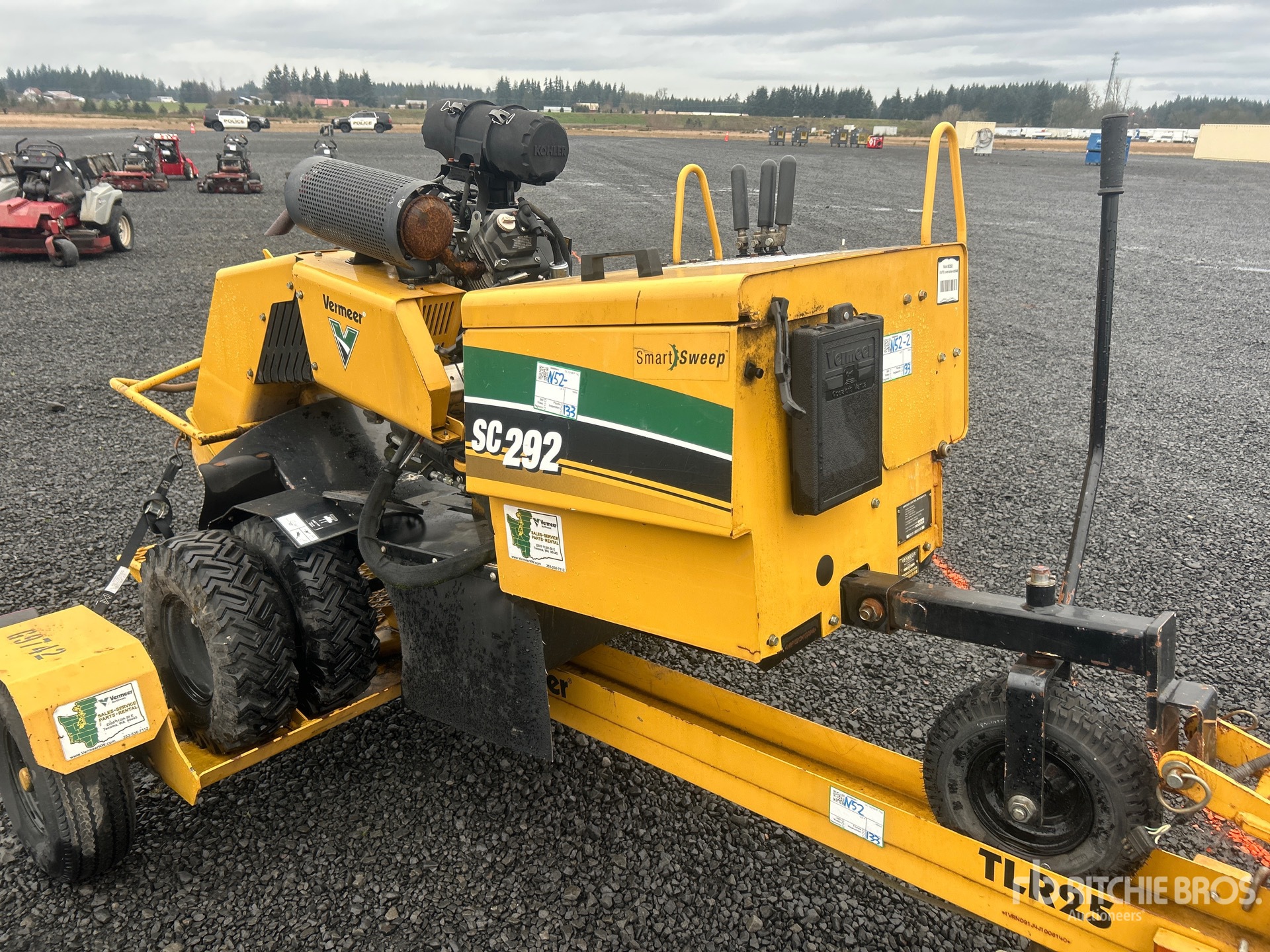 General Appearance with Picture, Right Front Corner