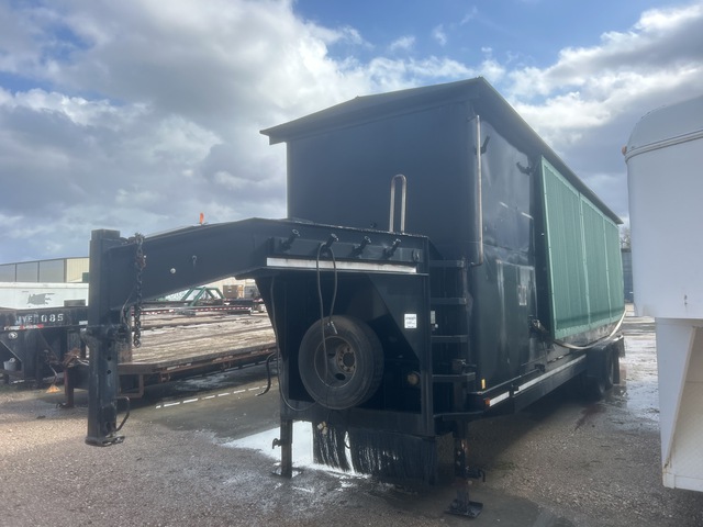 2002 Kaufman T/A 32ft BBQ Trailer