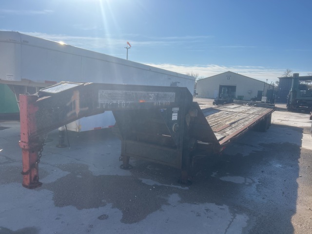 2000 Falcon 40 ft T/A Gooseneck Flatbed Trailer