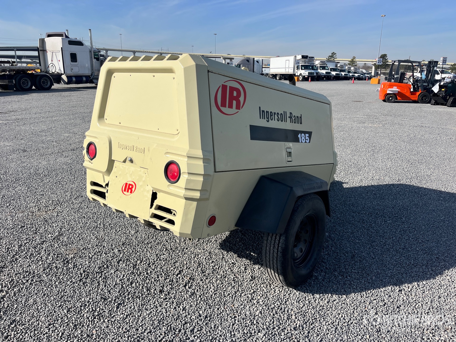 General Appearance with Foto, angolo anteriore sinistro