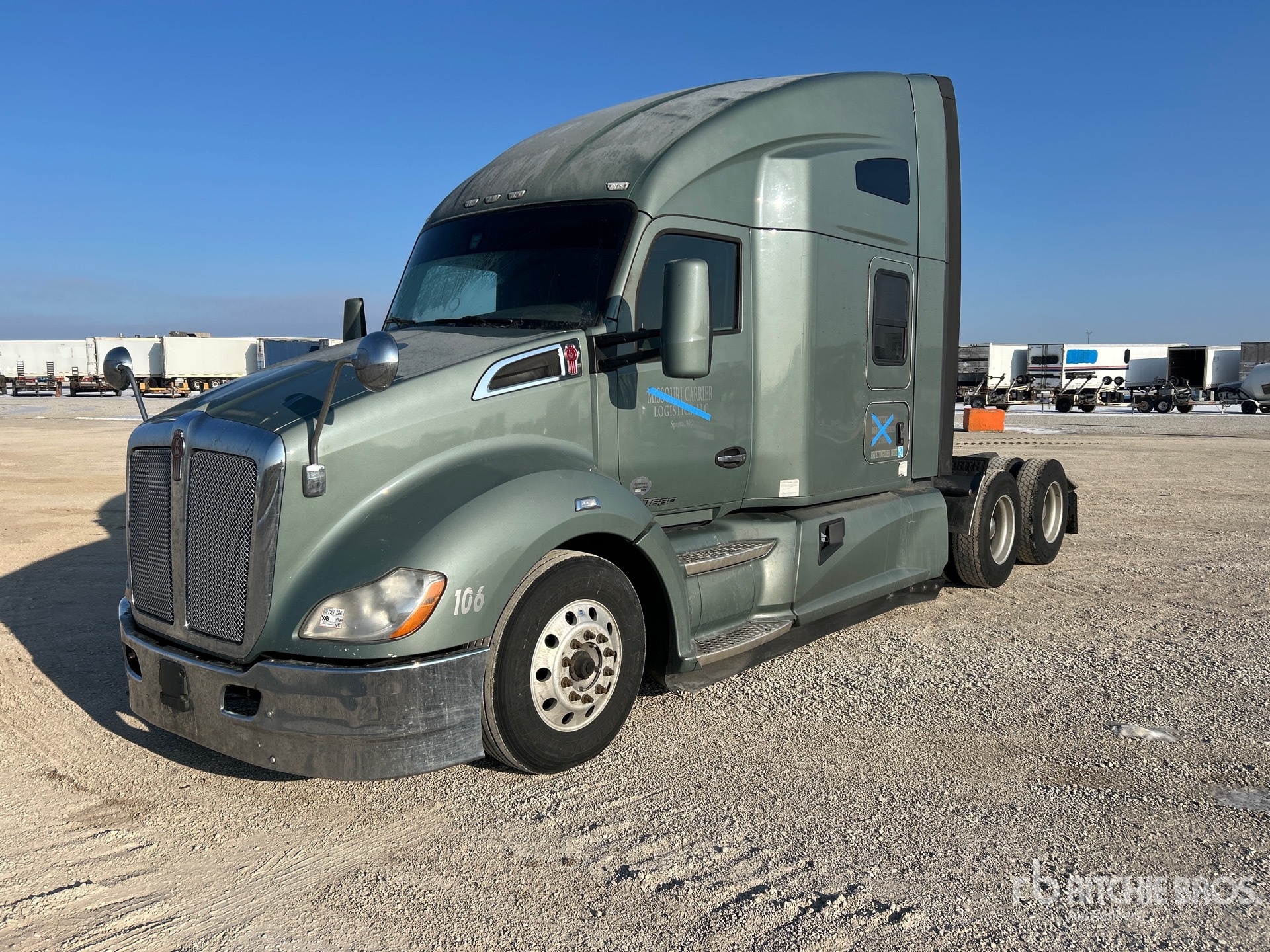 Aspect général with Image, coin avant gauche