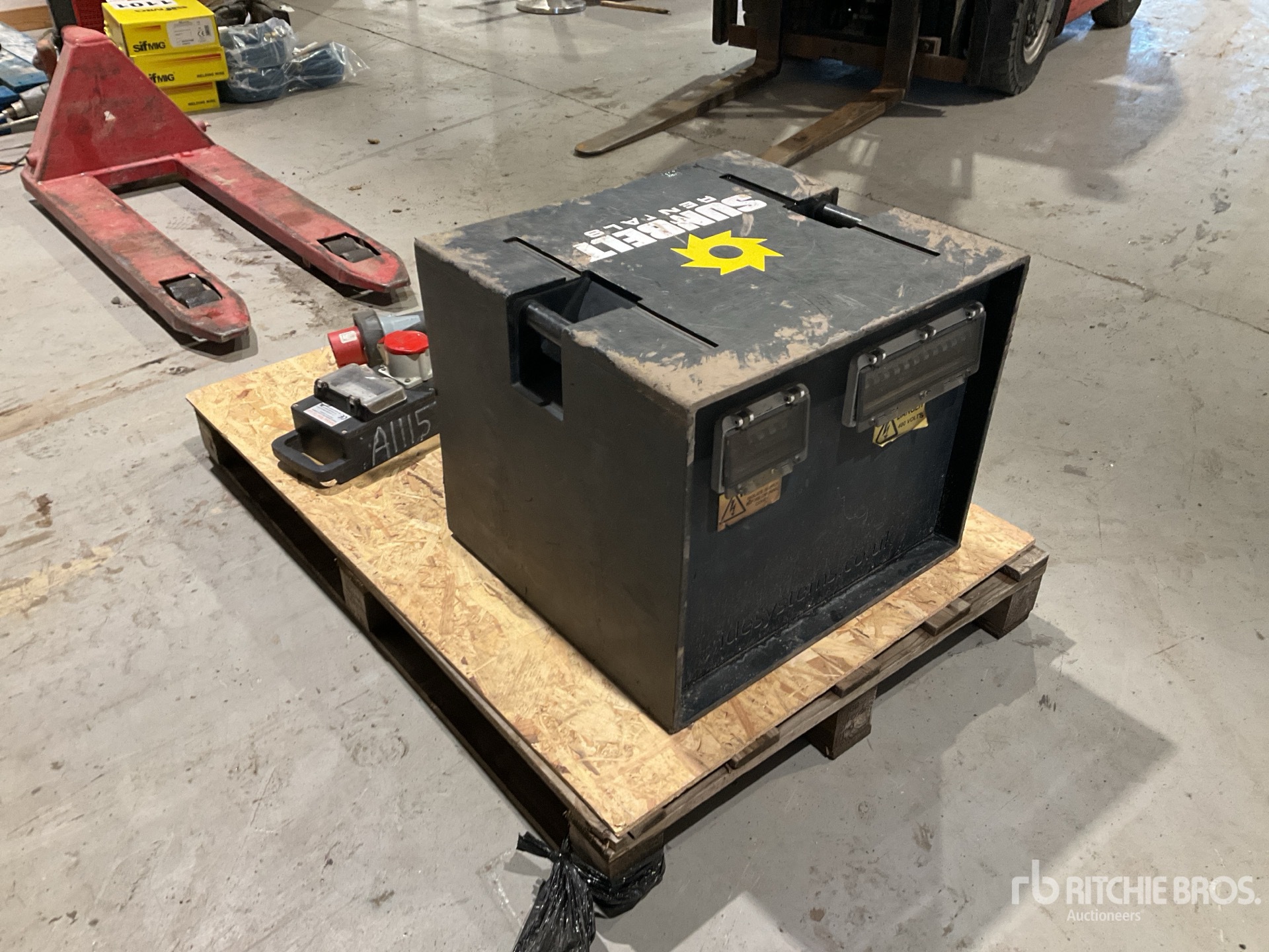 General Appearance with Bild, Ecke hinten links