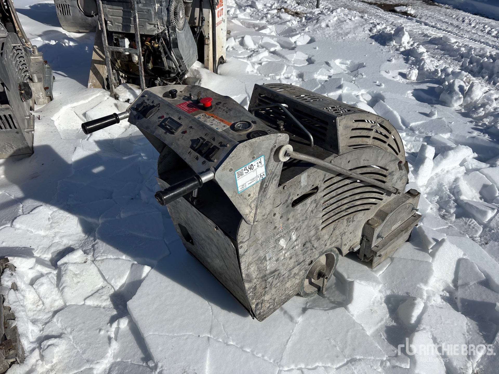 Aspect général with Image, coin arrière droit