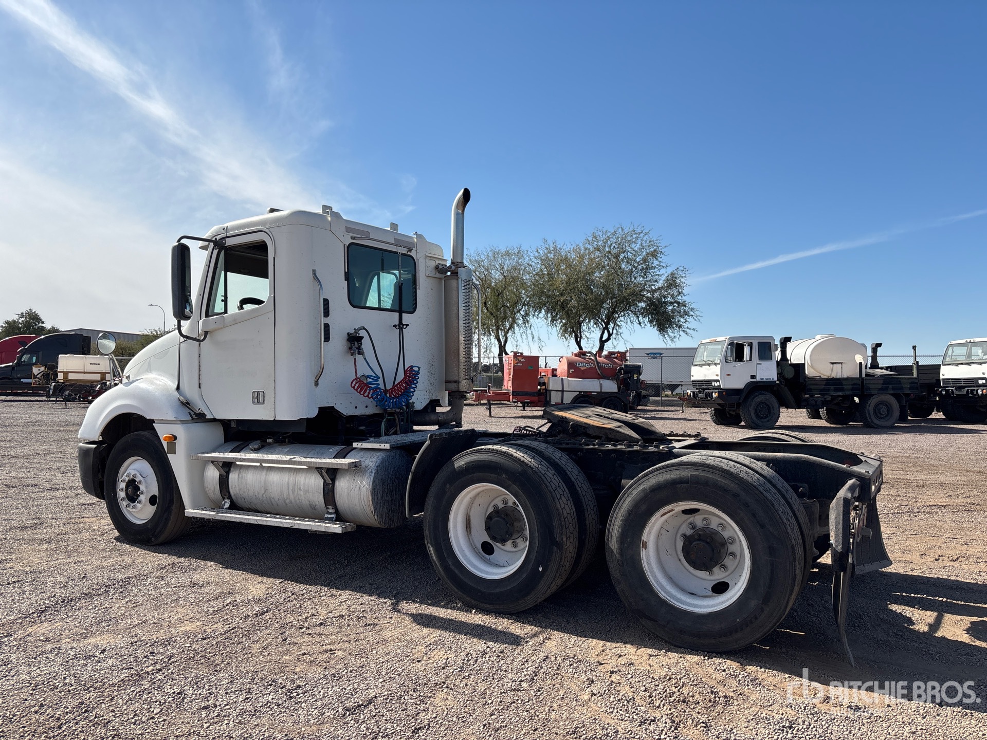 Aspect général with Image, coin arrière gauche