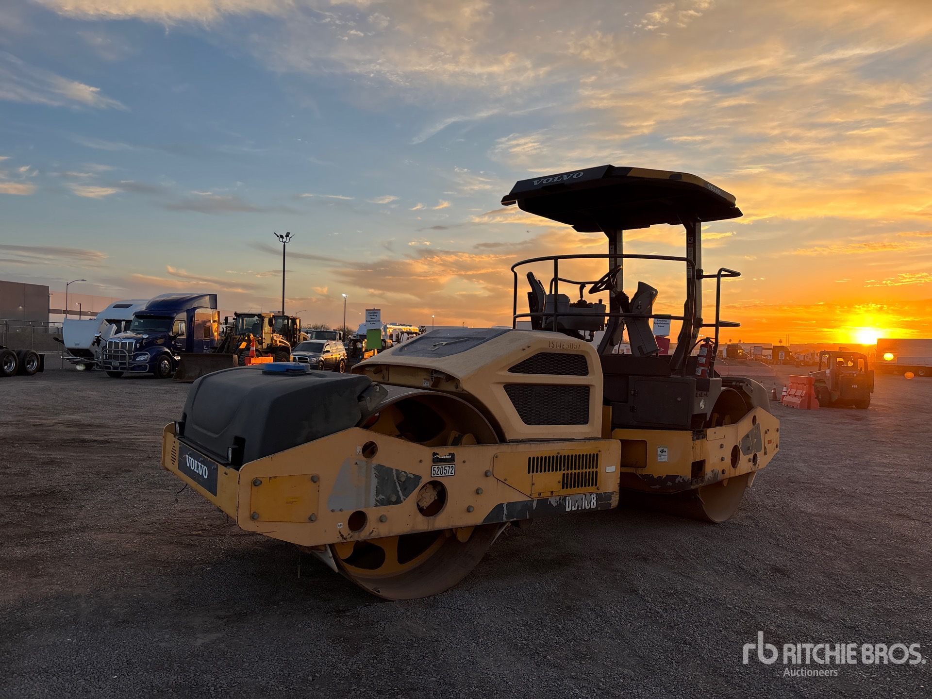 General Appearance with Bild, Ecke hinten rechts