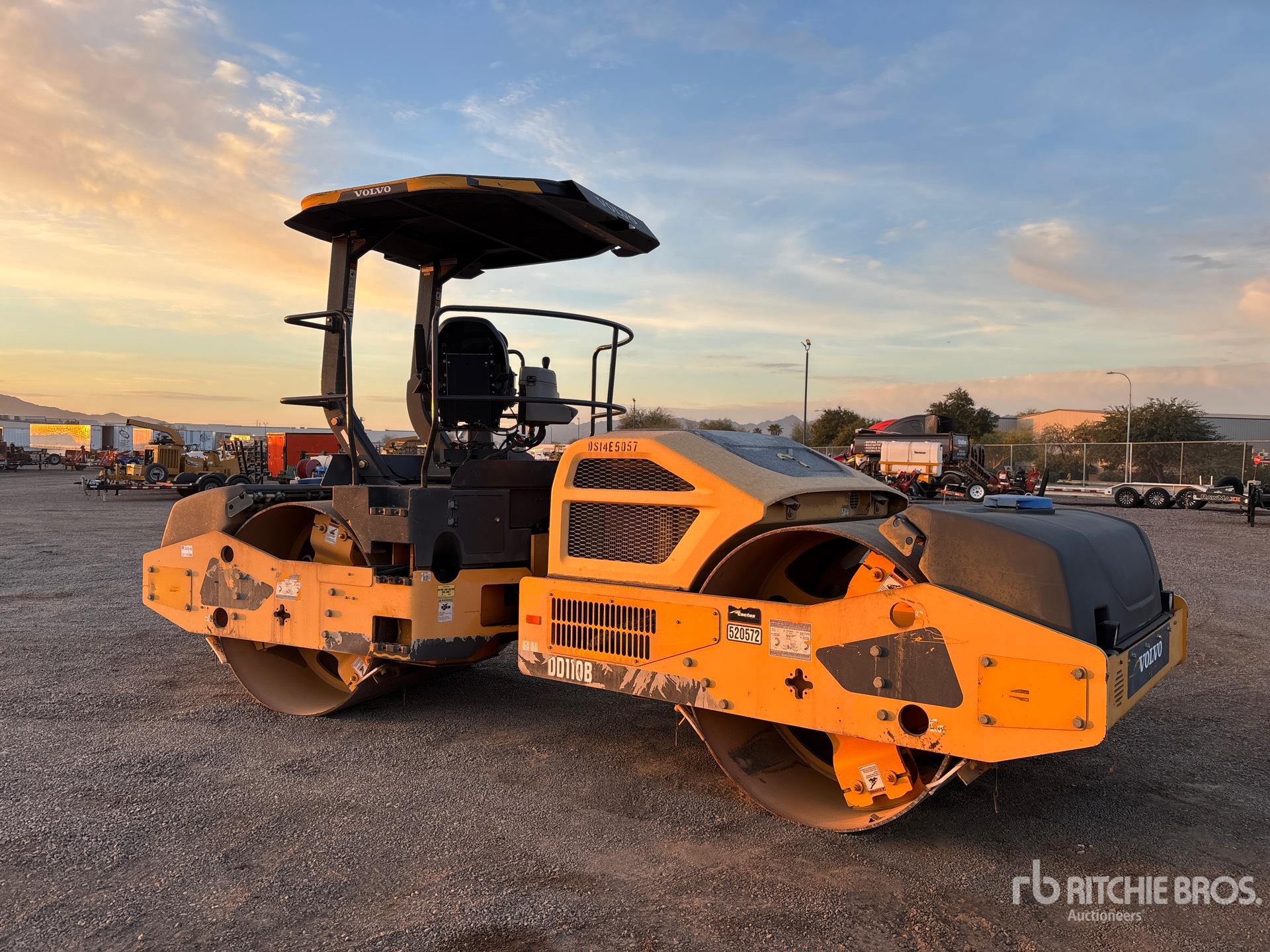 General Appearance with Bild, Ecke hinten links