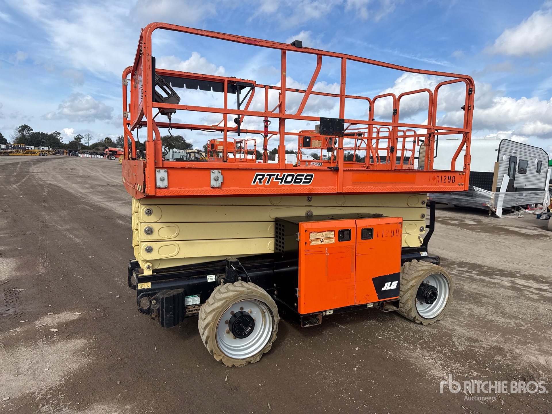 General Appearance with Picture, Left Front Corner