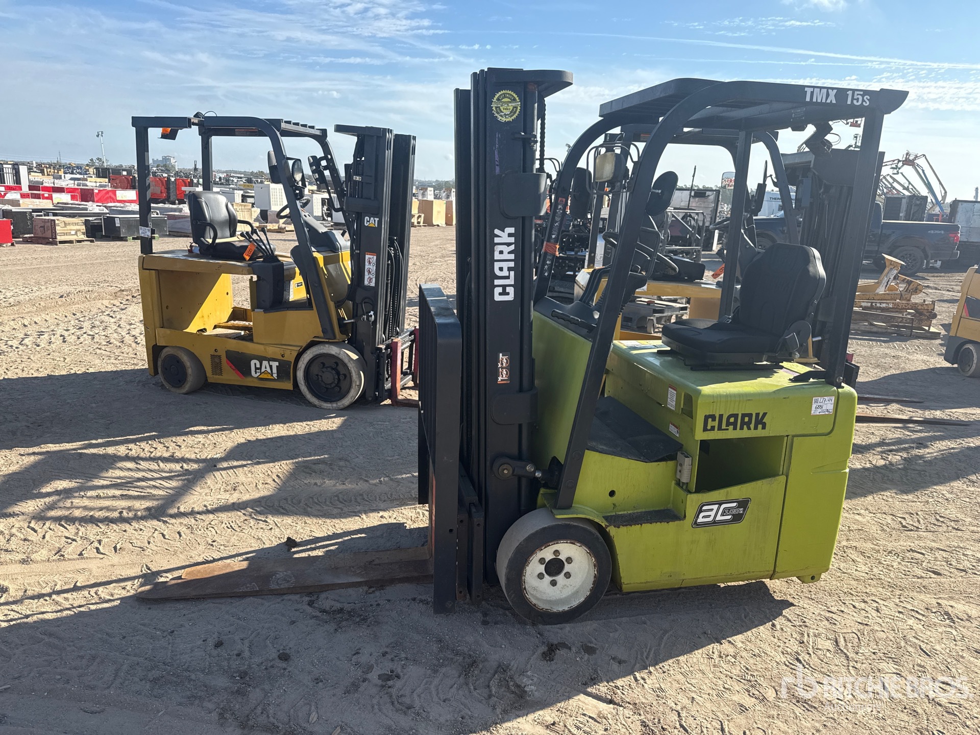 General Appearance with Bild, Ecke vorne links