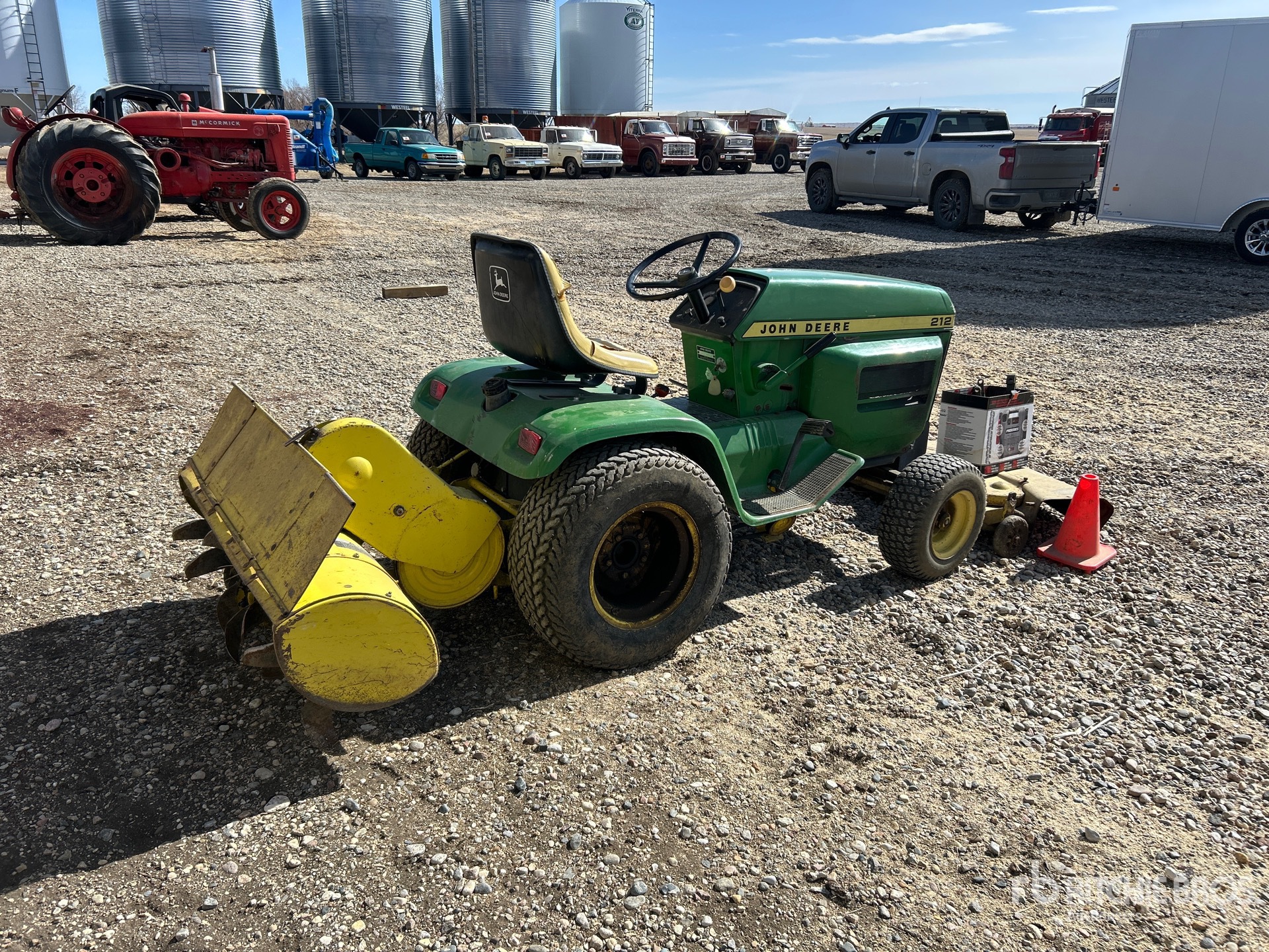 General Appearance with Picture, Right Rear Corner