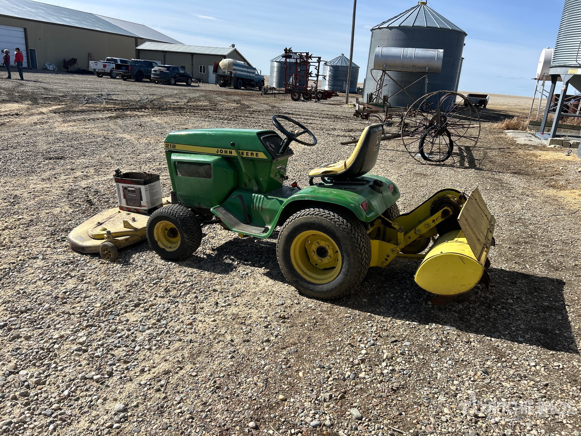 General Appearance with Picture, Left Rear Corner