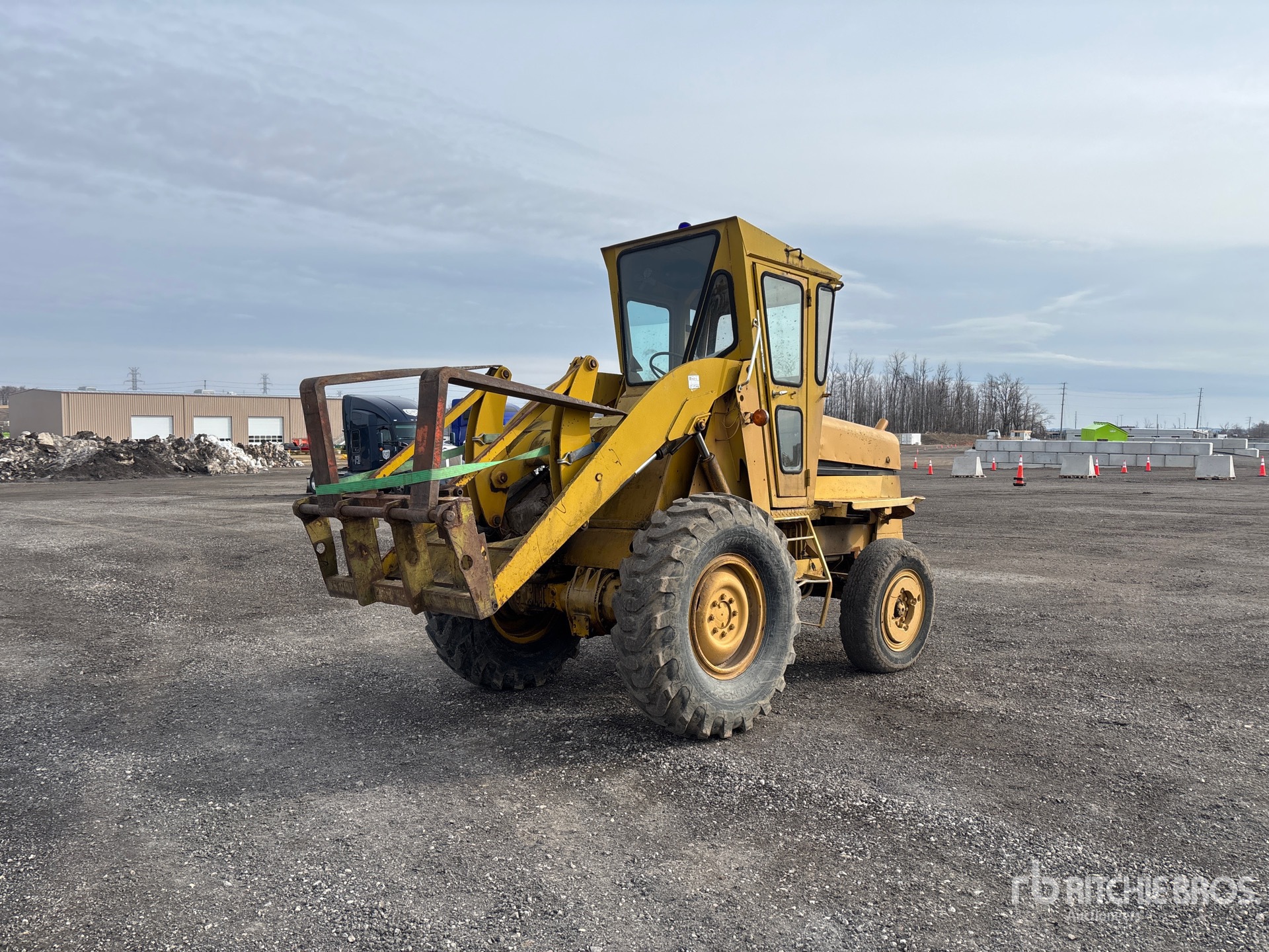 General Appearance with Featured Photo