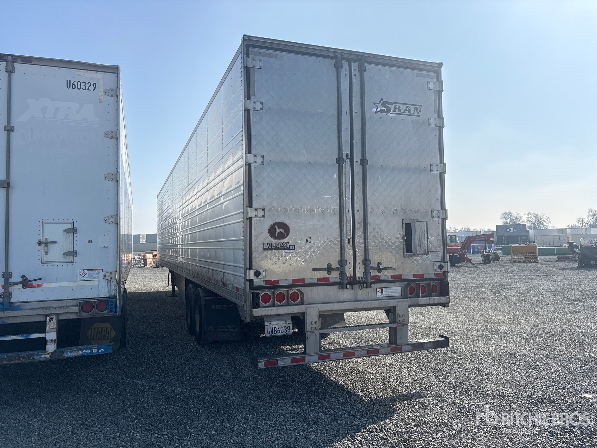 General Appearance with Bild, Ecke hinten links