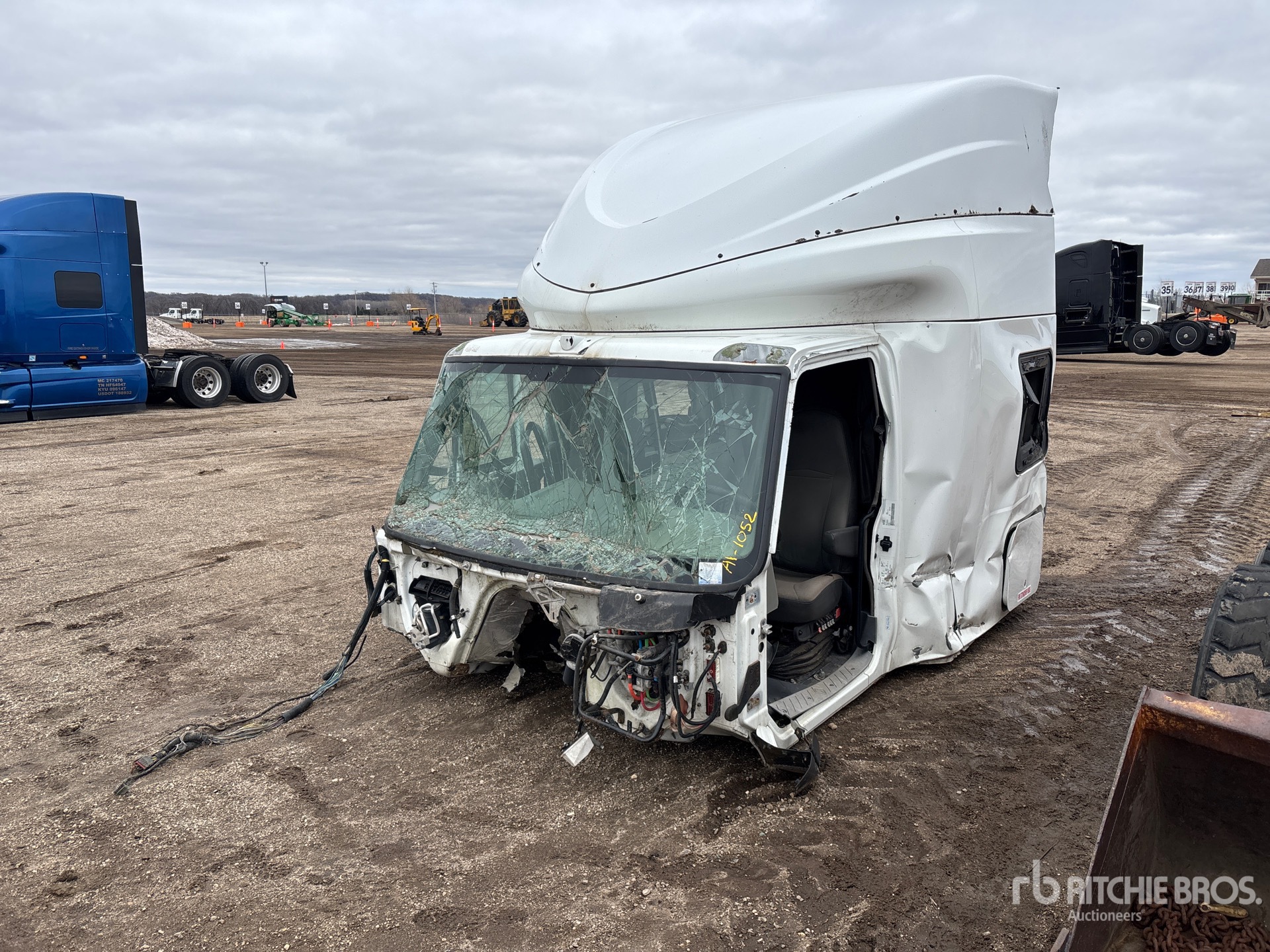 General Appearance with Picture, Left Front Corner