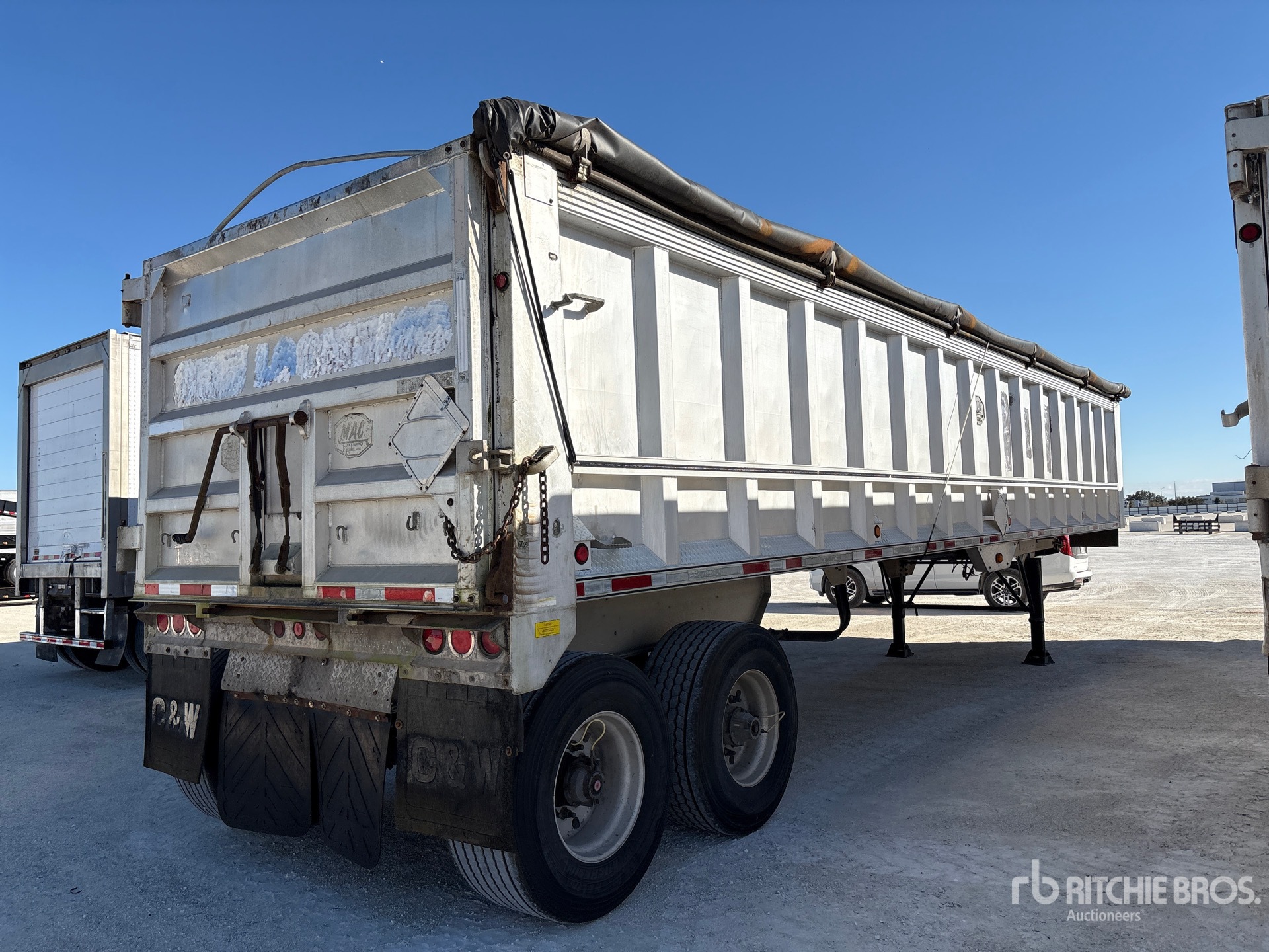 Aspect général with Image, coin arrière droit