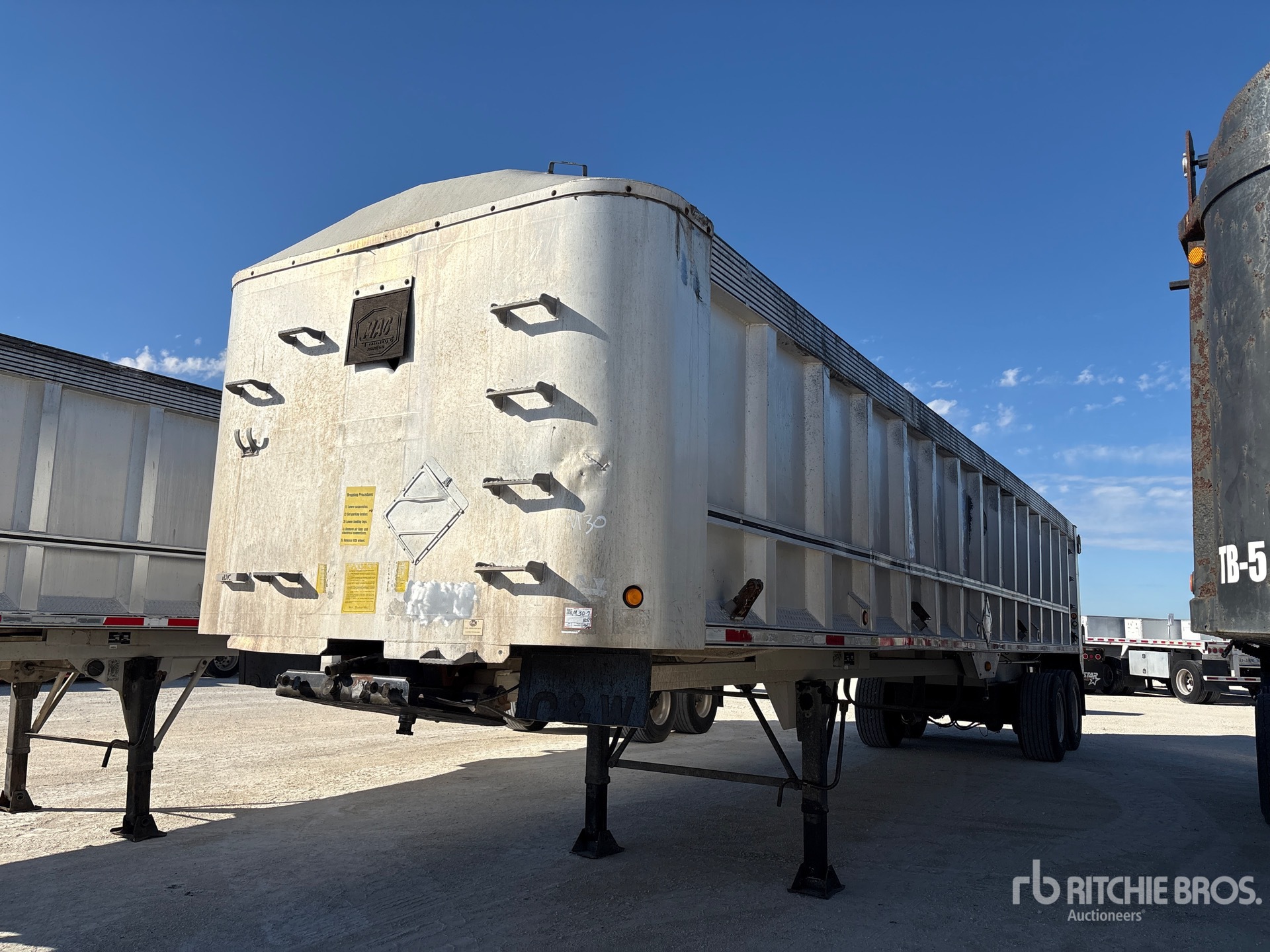 Aspect général with Image, coin avant gauche