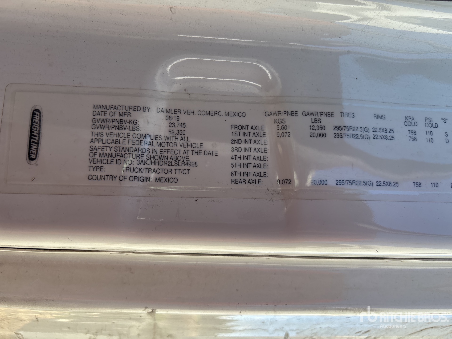 2020 Freightliner CASCADIA 126