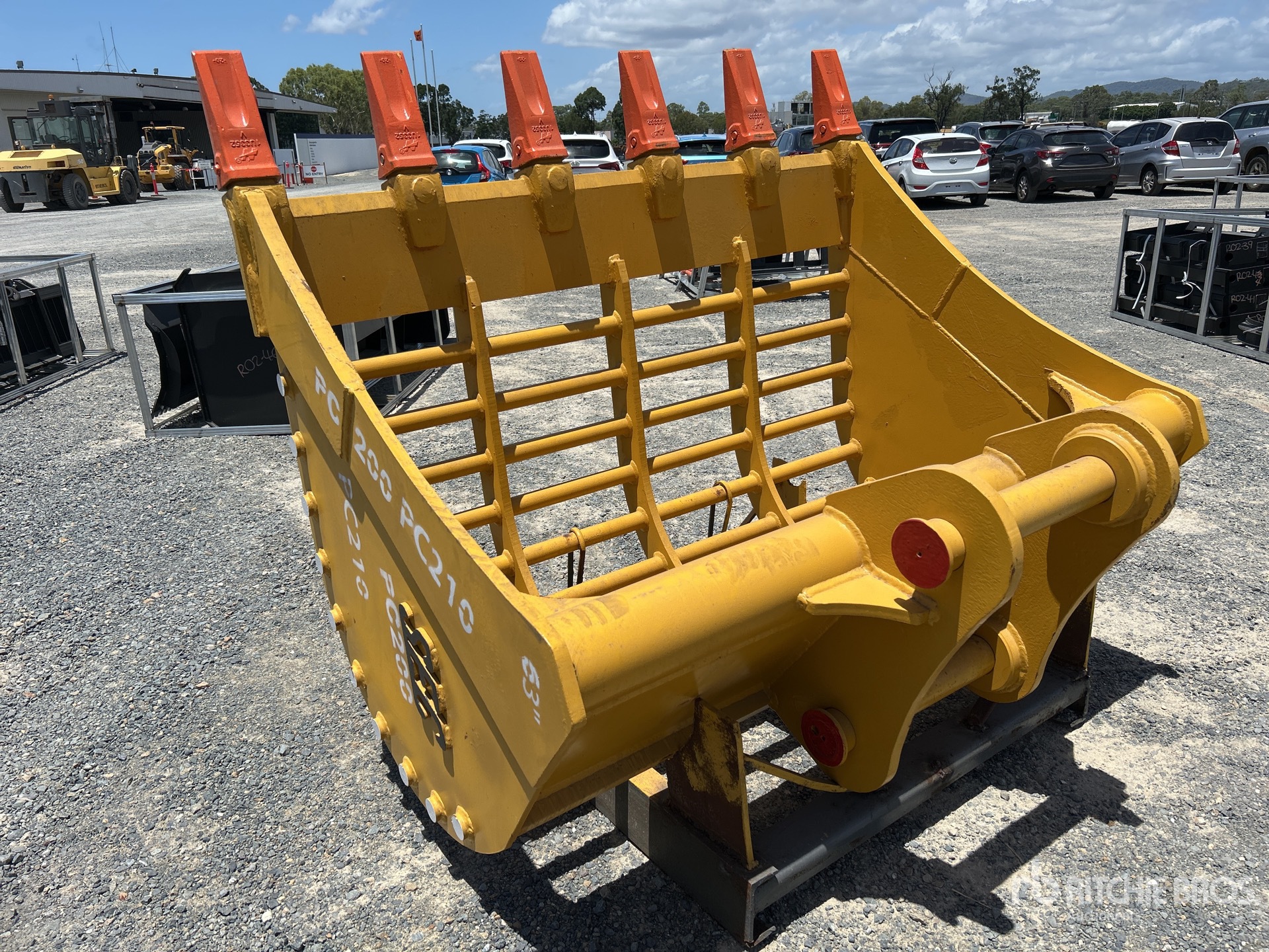 General Appearance with Picture, Left Rear Corner