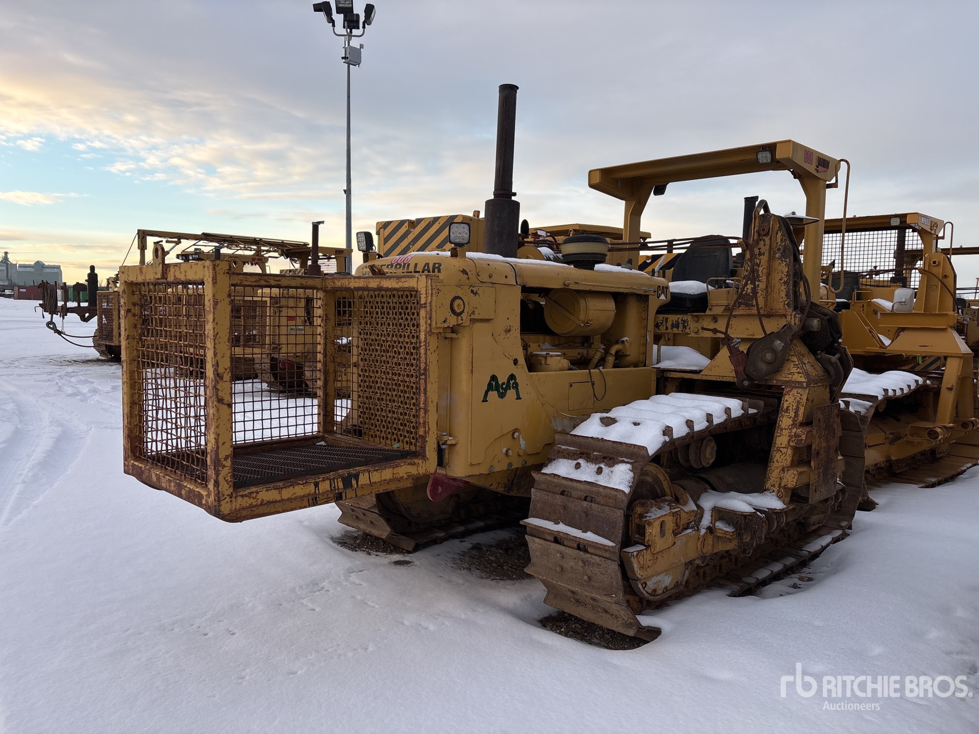 General Appearance with Featured Photo