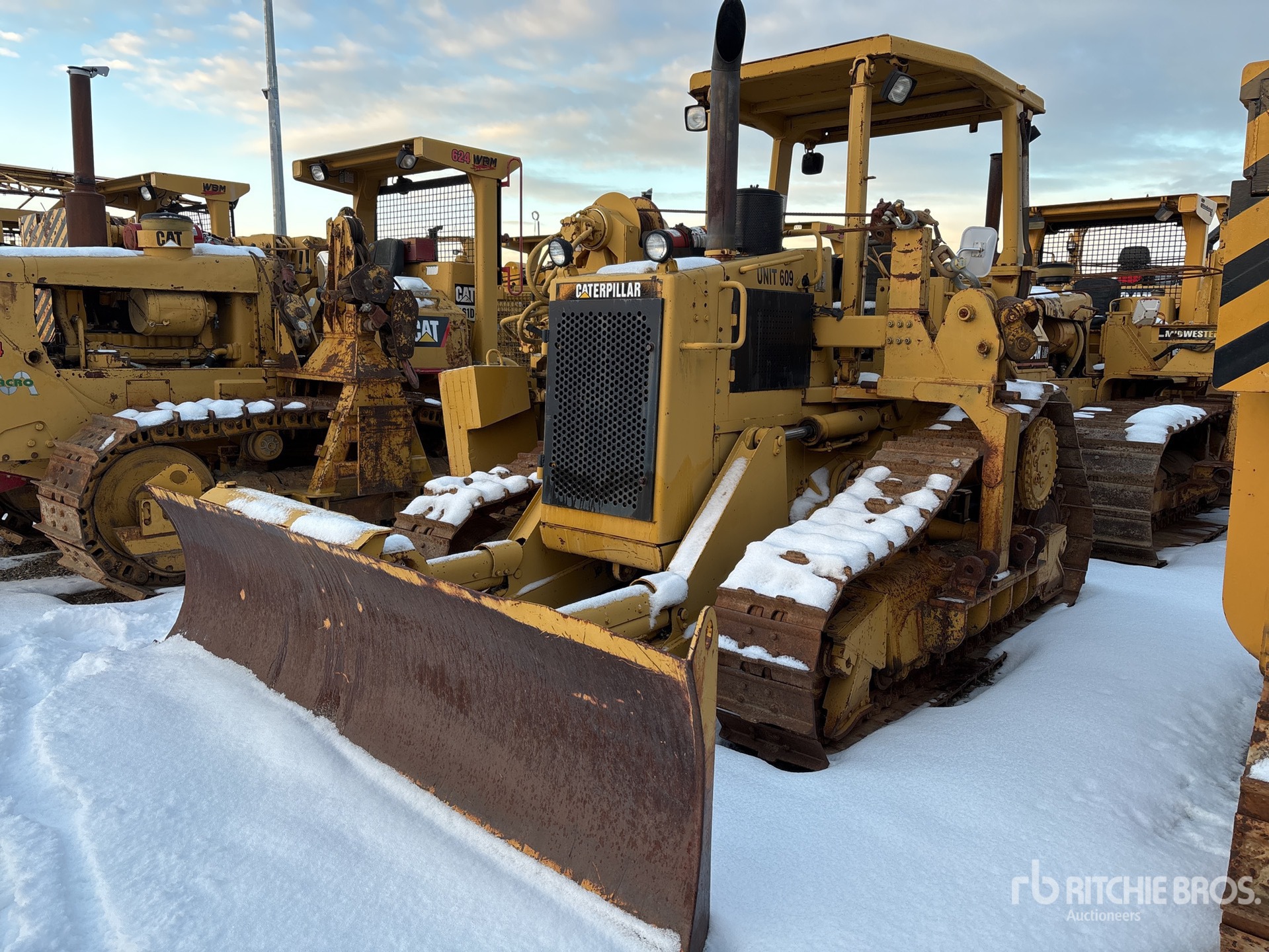 General Appearance with Featured Photo