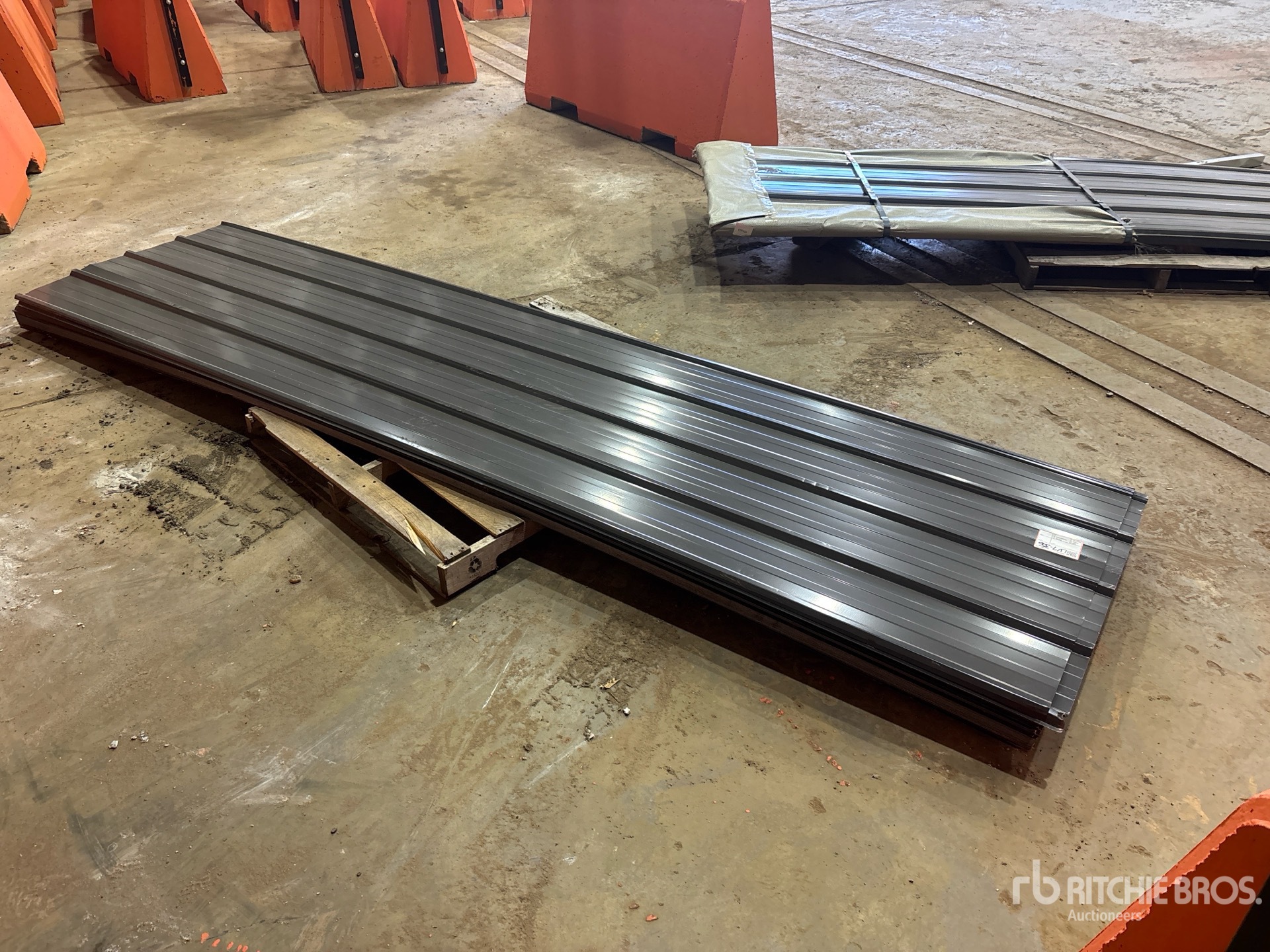 Aspect général with Image, coin arrière droit