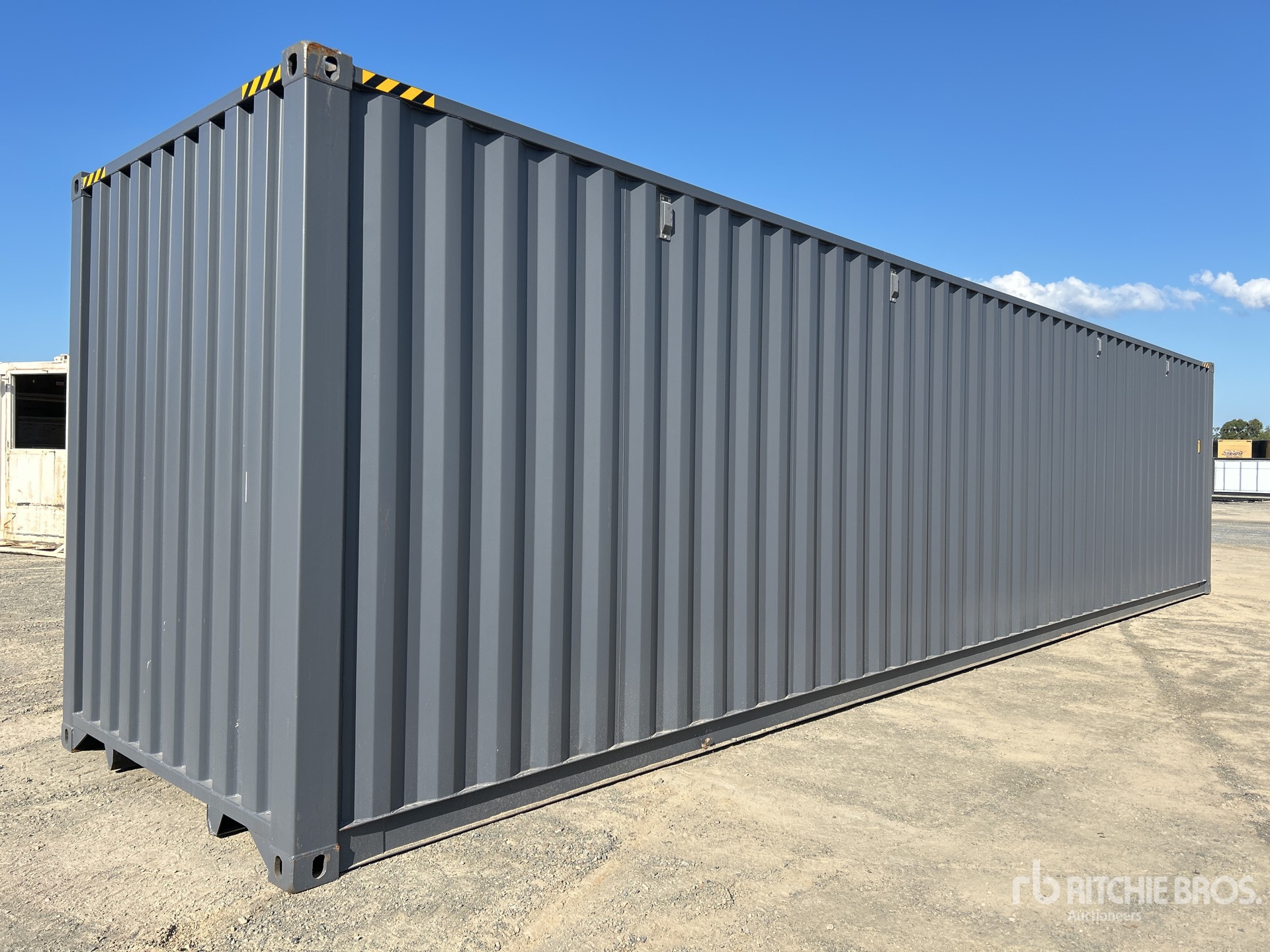 General Appearance with Foto, angolo anteriore sinistro