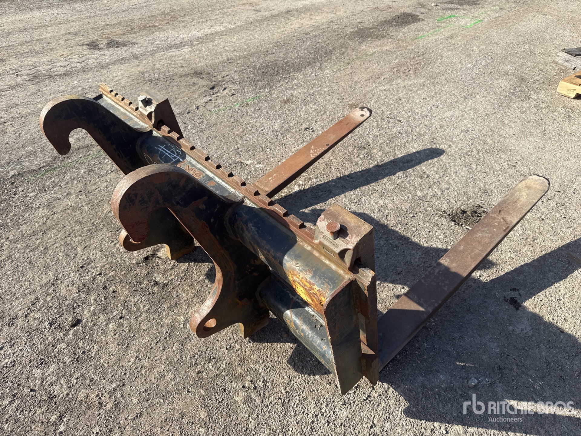 General Appearance with Bild, Ecke hinten links