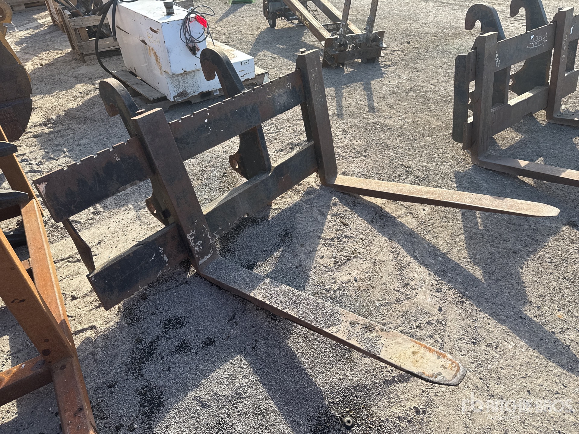 General Appearance with Bild, Ecke vorne rechts