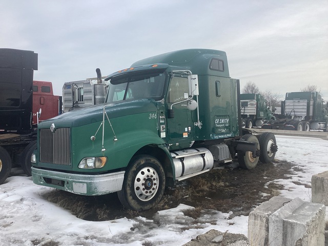 2005 International 9400i 6x4 T/A Sleeper Truck Tractor 2005 International 9400i 6x4 T/A Sleeper Truck Tractor