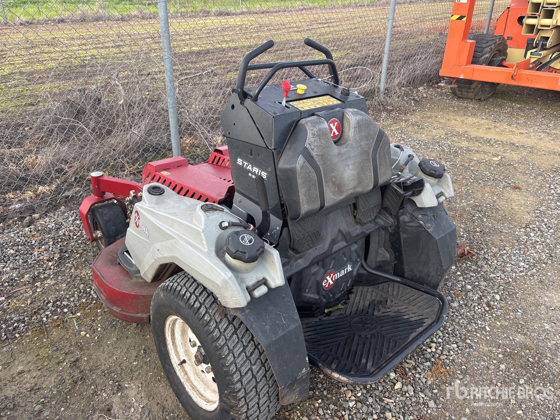 General Appearance with Foto, angolo posteriore sinistro