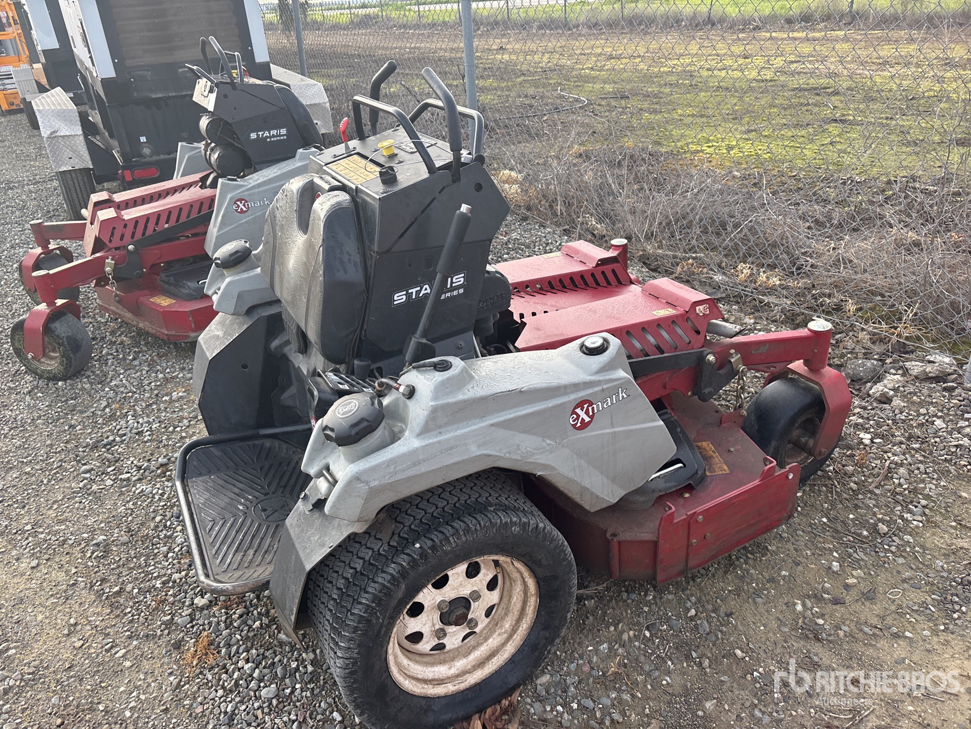 General Appearance with Foto, angolo anteriore sinistro