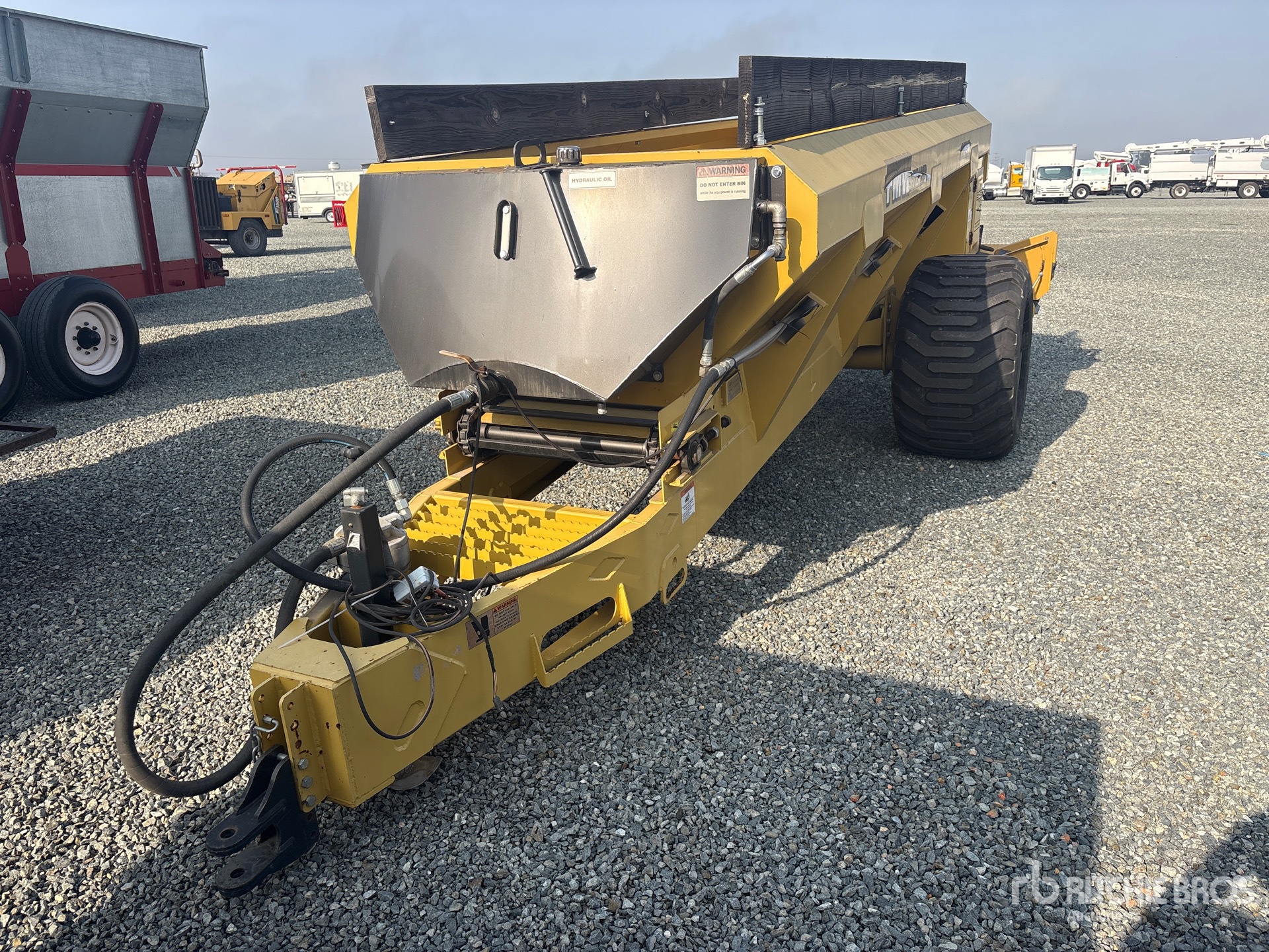 General Appearance with Foto, angolo anteriore sinistro