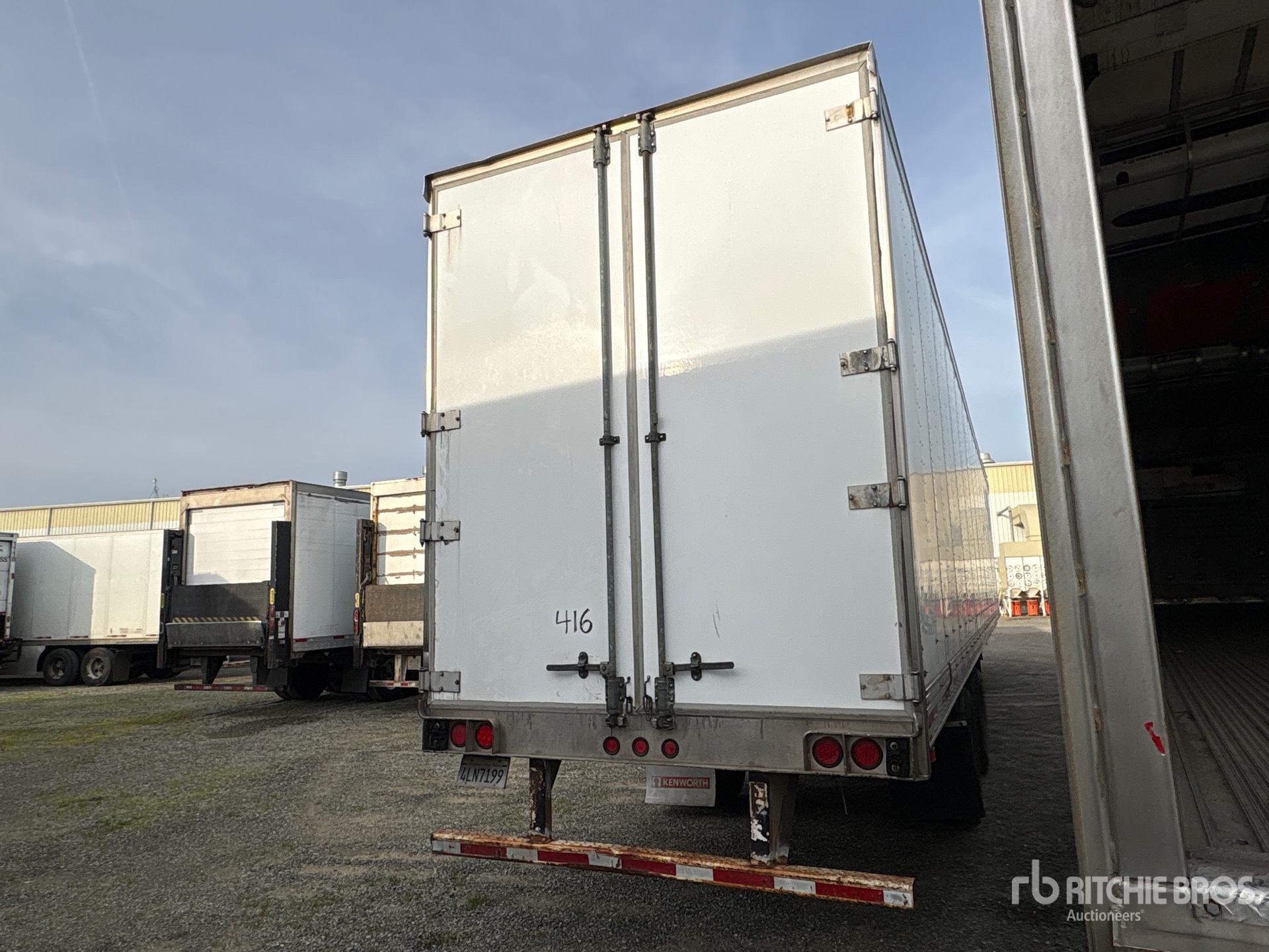 General Appearance with Imagen: esquina trasera derecha