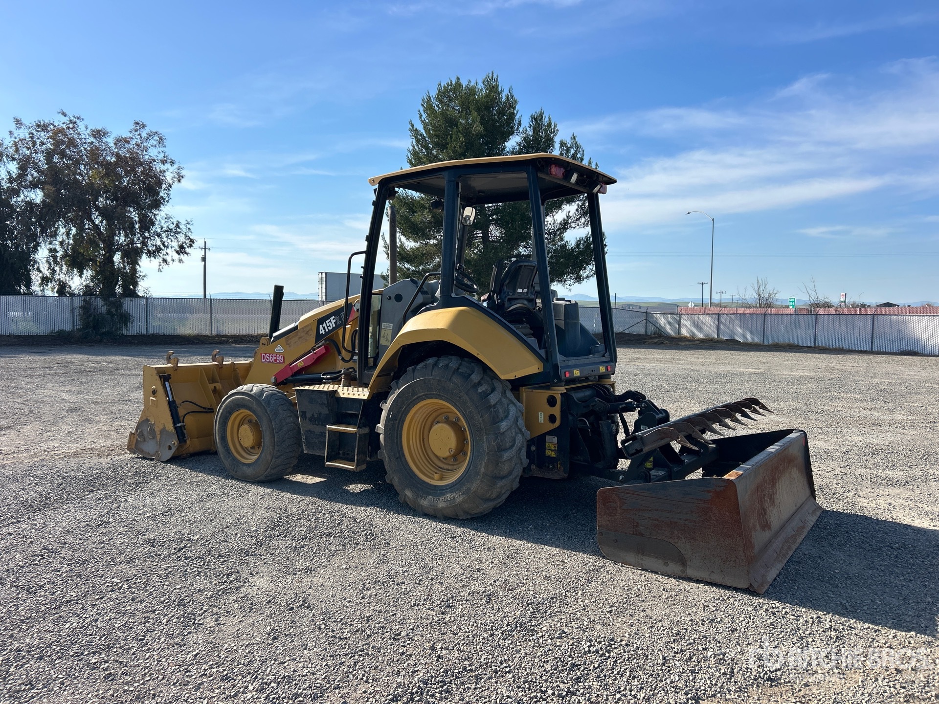 General Appearance with Picture, Left Rear Corner