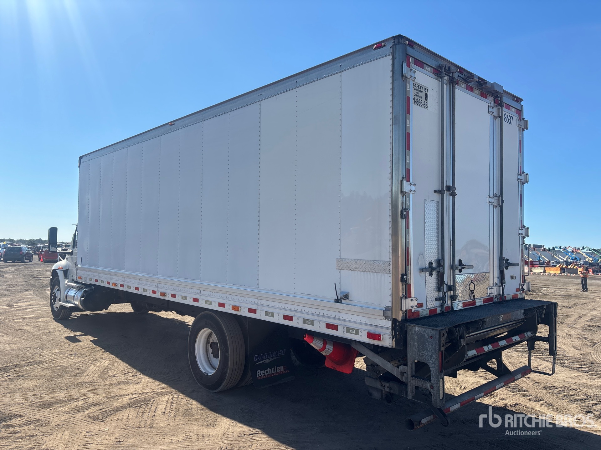 General Appearance with Zdjęcie, lewy dolny róg