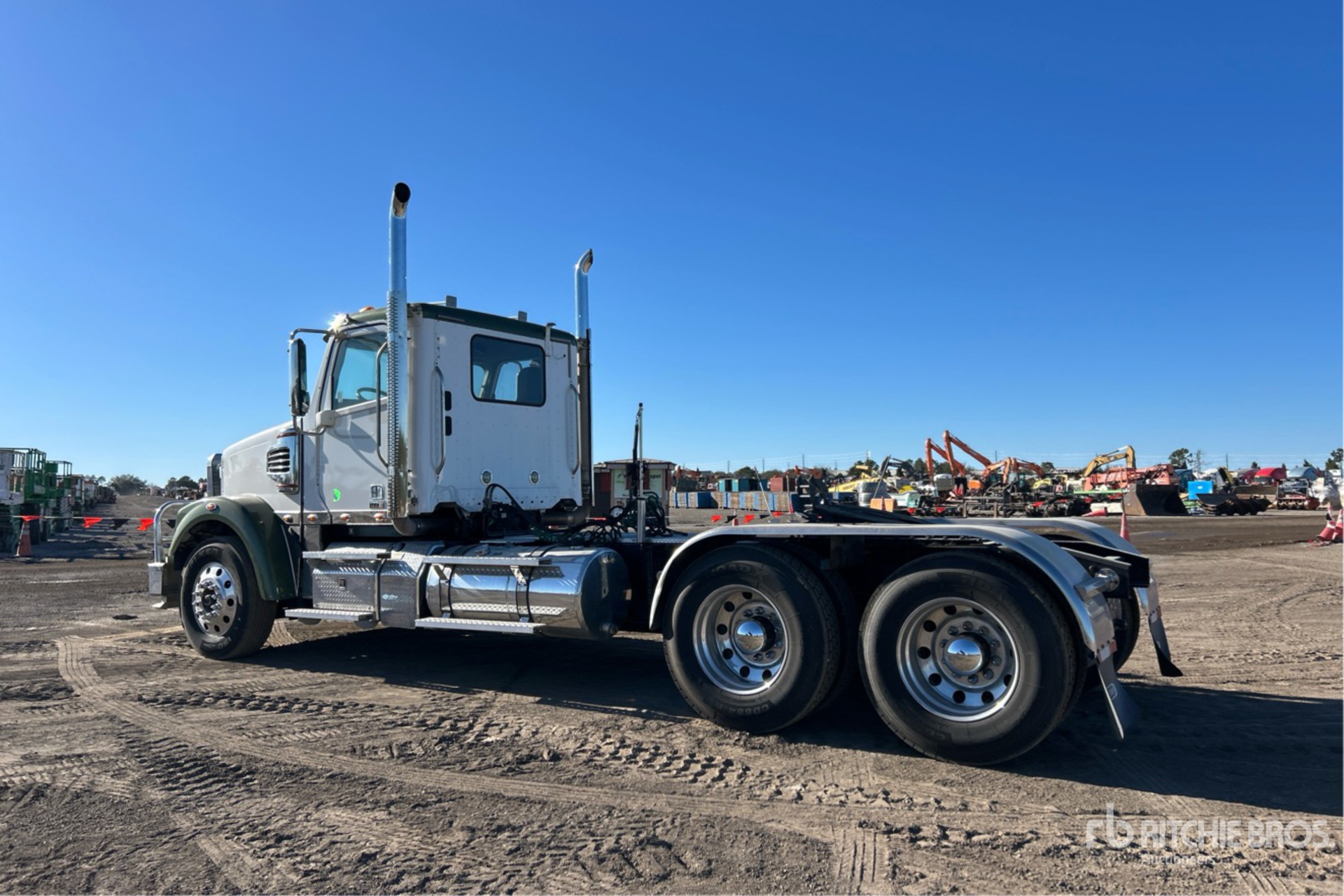 Aspect général with Image, coin arrière gauche