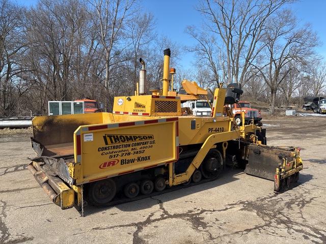 Blaw-Knox PF-4410 Track Asphalt Paver