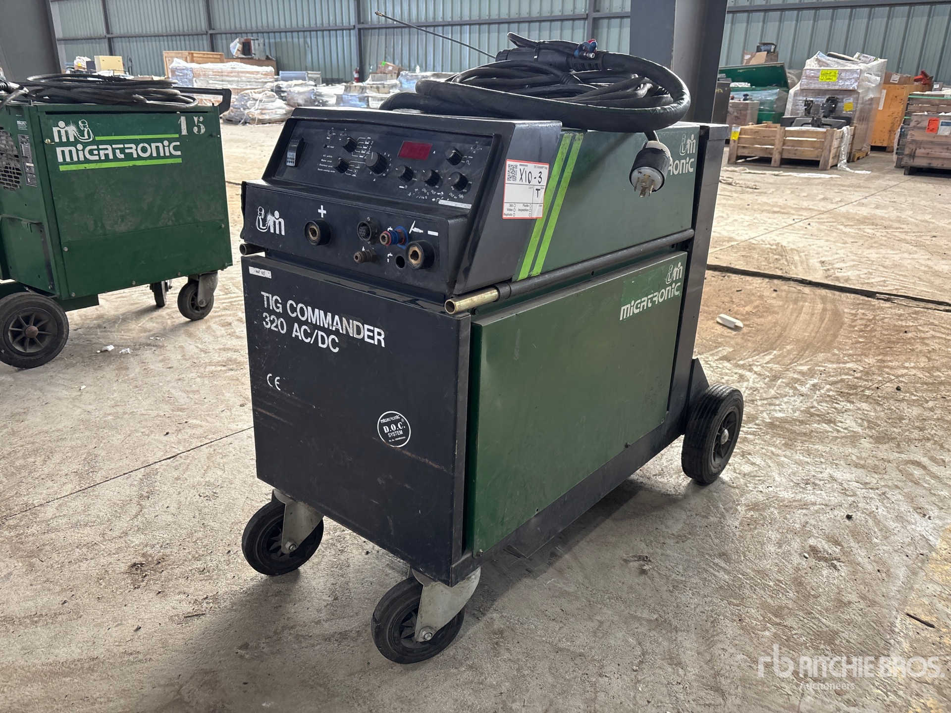 General Appearance with Bild, Ecke vorne links