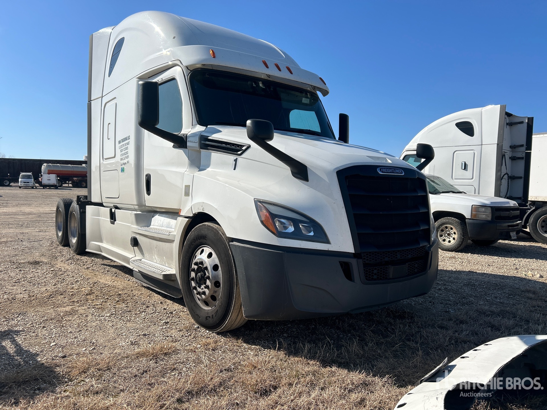 General Appearance with Picture, Right Front Corner