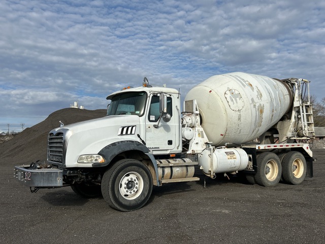 2007 Mack CTP713 6x4 Mixer Truck