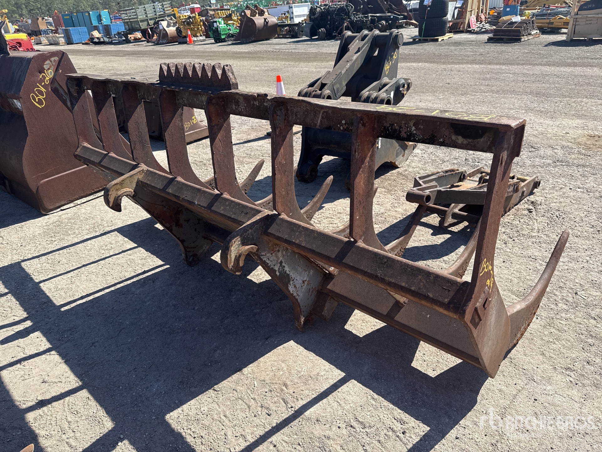 Aspect général with Image, coin arrière gauche