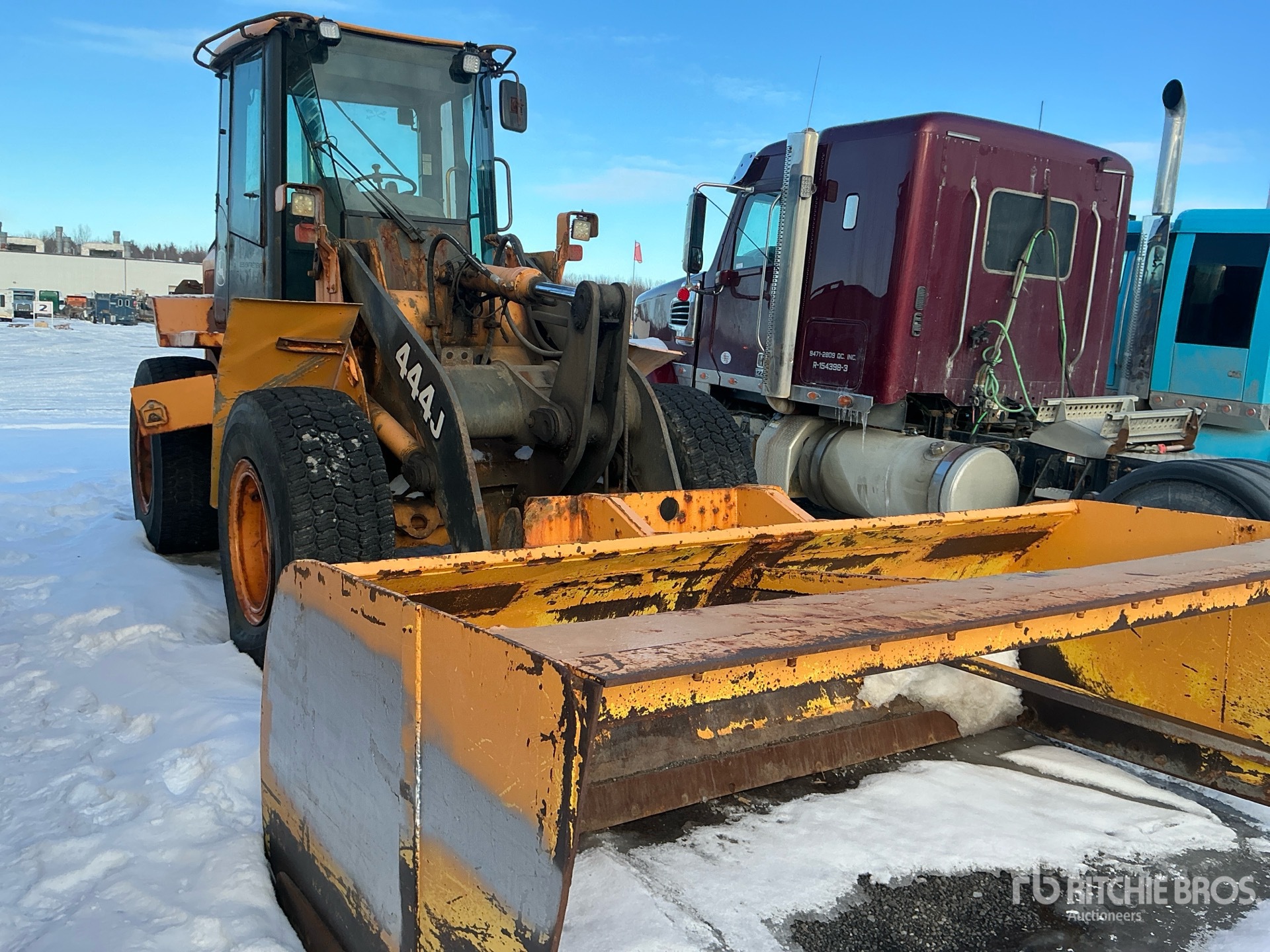 General Appearance with Picture, Right Front Corner