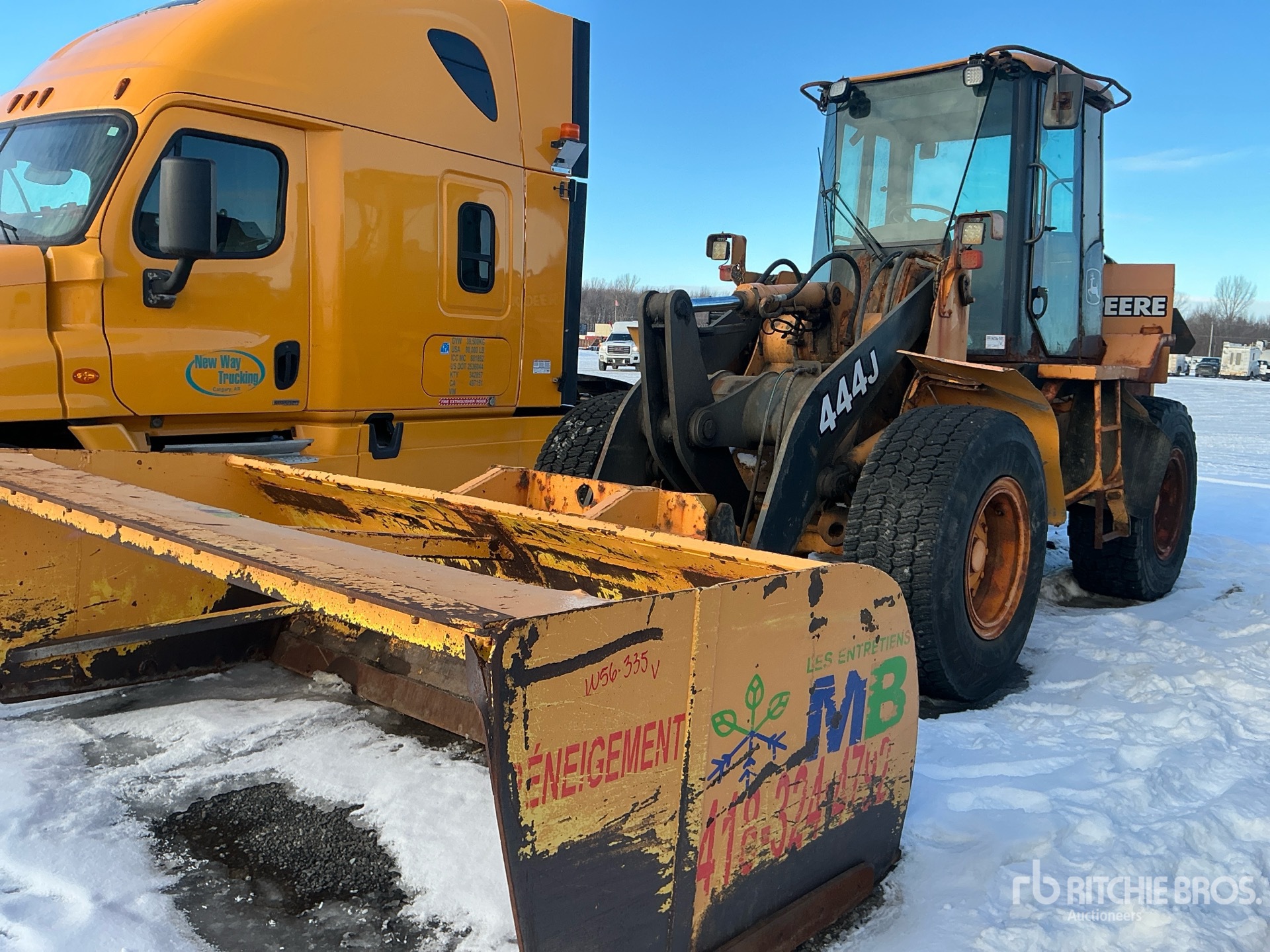 General Appearance with Picture, Left Front Corner