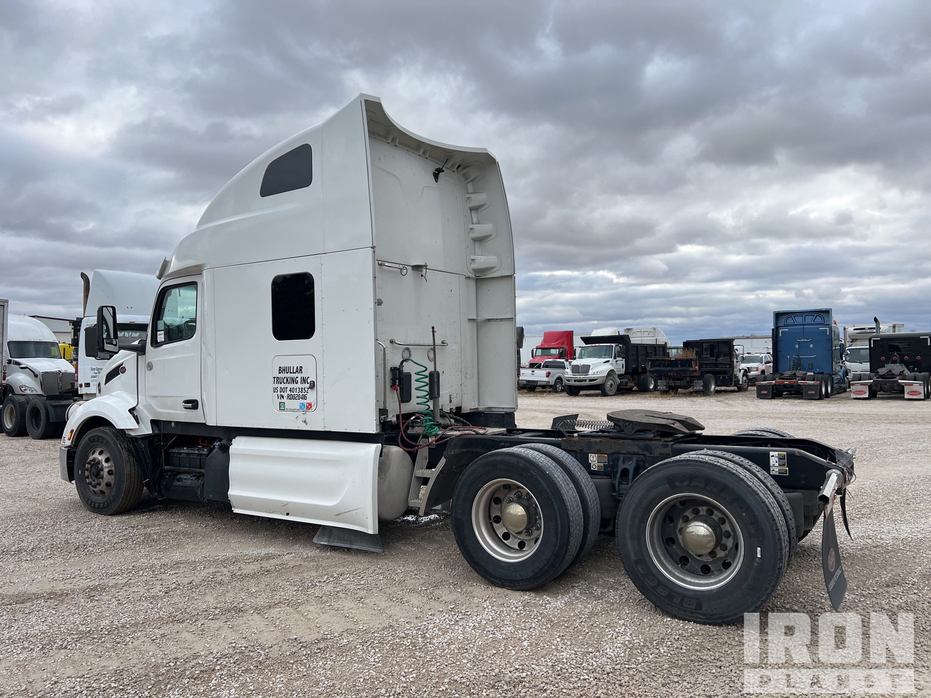 General Appearance with Picture, Left Rear Corner