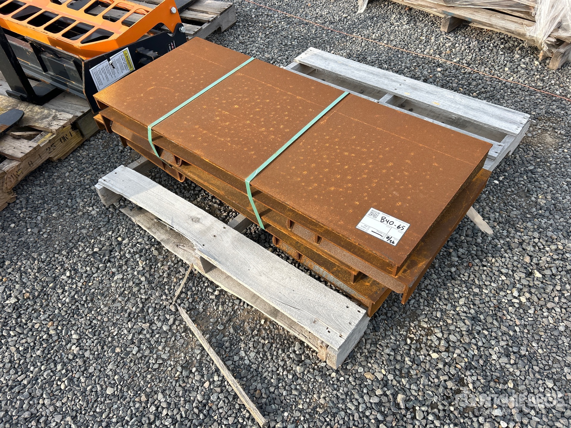 General Appearance with Picture, Left Front Corner