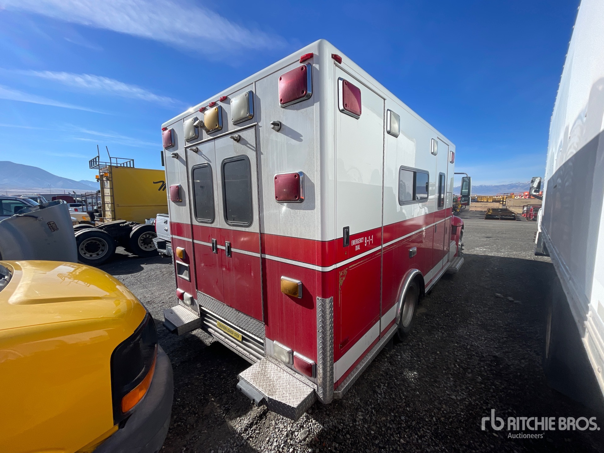 General Appearance with Imagen: esquina trasera derecha