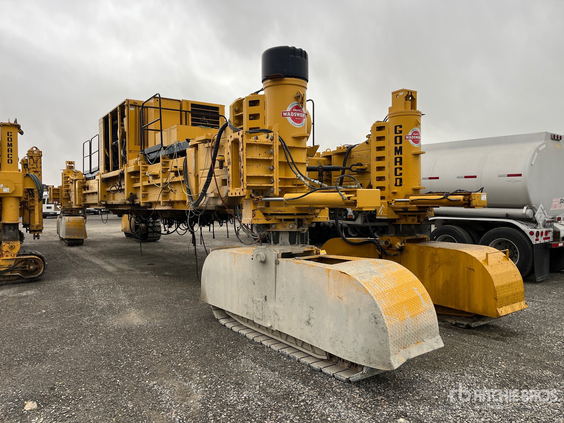 General Appearance with Foto, angolo anteriore destro